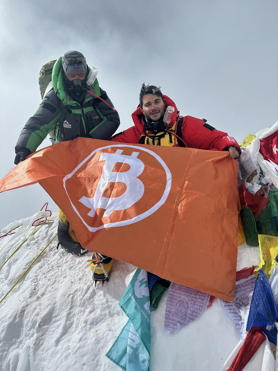 On the roof of the world with #Bitcoin! On Monday, May 20, 2024, at 14:50 (NPT) I reached the summit of Mount Everest and hoisted the Bitcoin flag. 🏳️ A symbol of freedom and independence, even in the highest places on earth. Simultaneously with Bitcoin reaching new all-time