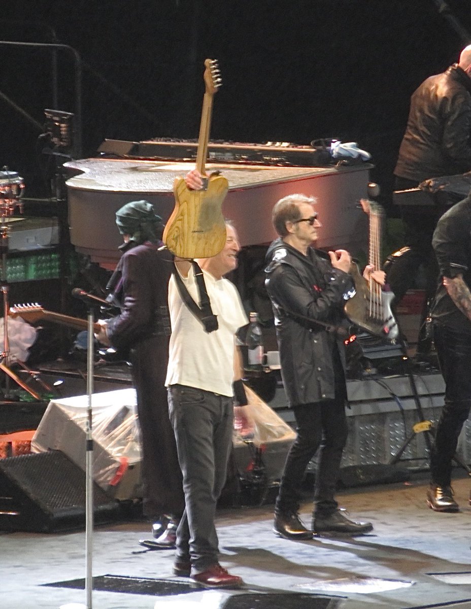 Bruce Springsteen &amp; The E Street Band - An Awesome Performance From One &amp; All In Sunderland Last Night - Never Disappoint….Just Gets Better &amp; Better - Long Live Rock n Roll! 🥳 <a href="/springsteen/">Bruce Springsteen</a> <a href="/StadiumOfLight/">Stadium of Light</a> <a href="/SpringNuts_/">Spring-Nuts</a>