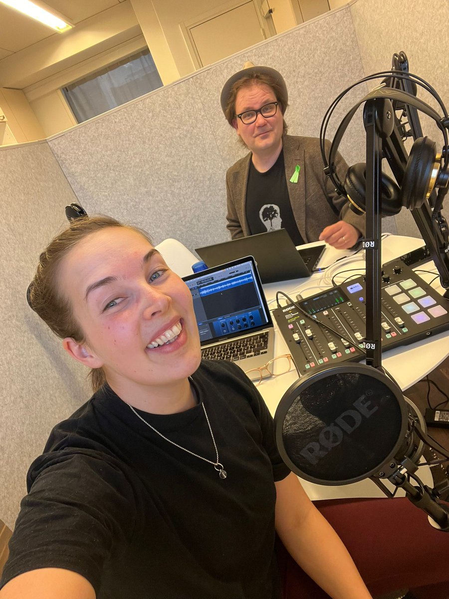 #Puistofilosofia'lla oli ilo ja kunnia vierailla <a href="/LVuorio/">Lotta Vuorio</a>'n upeassa @JaljillaPodcast'issa keskustelemassa elävästä #filosofia'sta, #ajattelu'sta ja #dialogi'sta. Jakso kuunneltavissa #Spotify'sta alta. Lämmin kiitos, Lotta! 😍🙏❤

open.spotify.com/episode/7DQGmD…

#MenneisyydenJäljillä