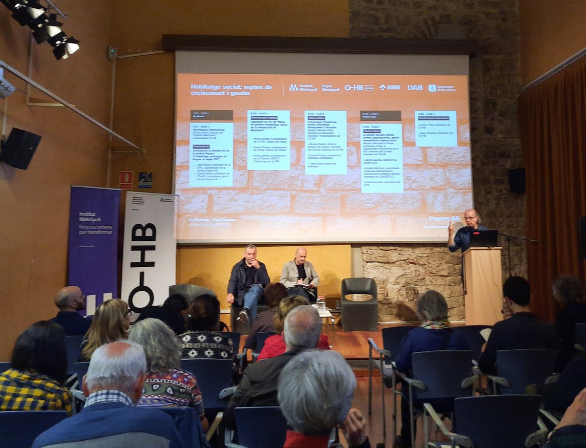 SocioEconAMB's tweet photo. #MetropolisSocial

Assistim a la jornada sobre #HabitageSocial i a la presentació del número 66 de la revista #Papers.
Reptes de creixement, gestió del parc d'habitatge i finançament. https://t.co/Hx9mUU2qWL