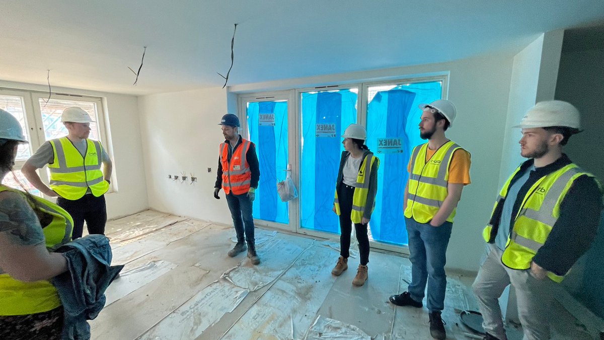 ashleighscot's tweet photo. Senior PM Mark Hendren, welcomed C~urb Graduates onto our Butterbiggins site last week. Mark gave the group a tour around the site to showcase the current progress. Luckily the sun made an appearance, so we made it up to the 7th floor scaffold to take in the sights of the city.🏙️ https://t.co/2aJsrl87Bz