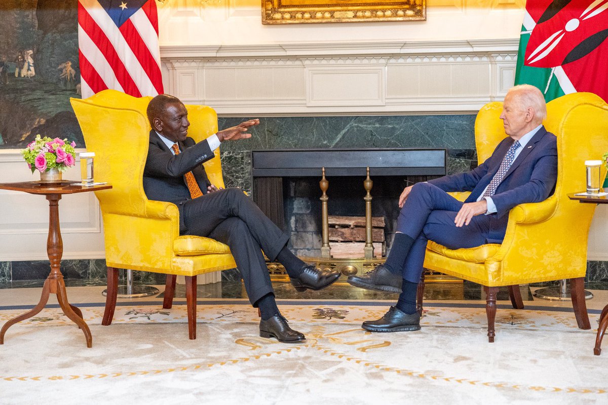 #Kenya 🇰🇪 _ #USA 🇺🇸 : @WilliamsRuto et le président des États-Unis d'Amérique @JoeBiden à la @WhiteHouse, Washington, D.C.