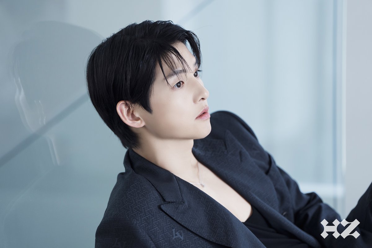 [#송중기] #POST
송중기 업고 튀어
🔗 naver.me/xJqwds5C

#SONGJOONGKI #하이지음스튜디오 #HighZiumstudio #화보 #magazine #아레나코리아 #ARENAKOREA