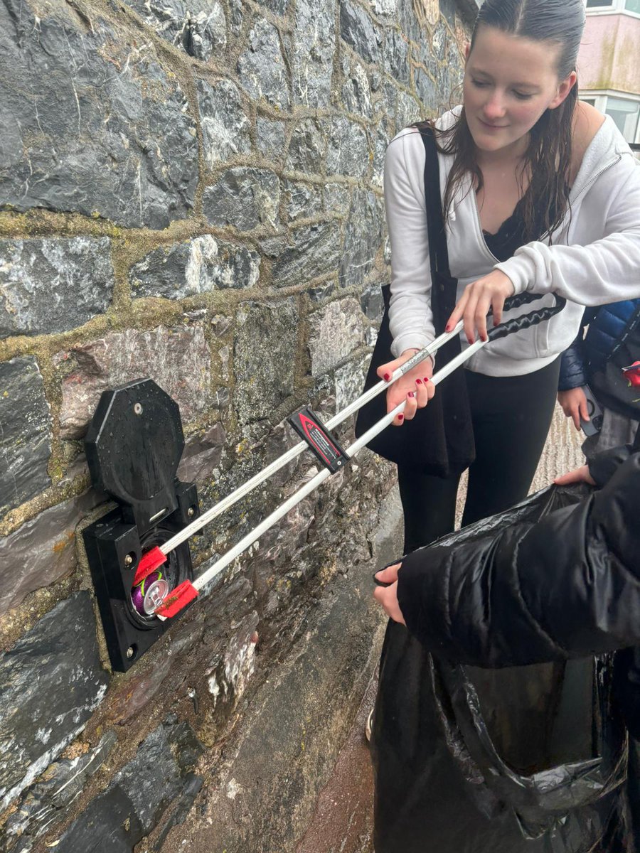 Yesterday our Charity Committee and Green Team embark on a beach clean mission and despite the terrible weather, we managed to fill several bin bags!

As always, these group of students have done themselves and us very proud, their behaviour was mature and polite - well done!🏖️👨‍🦯