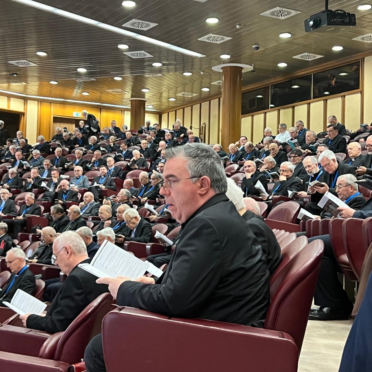 🔴#CEI La conclusione dei lavori della 79ª Assemblea Generale presso l’Aula del Sinodo in #Vaticano presieduta dal Card. Matteo #Zuppi 📸#fotogallery👇 tv2000.it/?p=671726 #23maggio @UCSCEI @Avvenire_Nei @agensir @vinmorgante