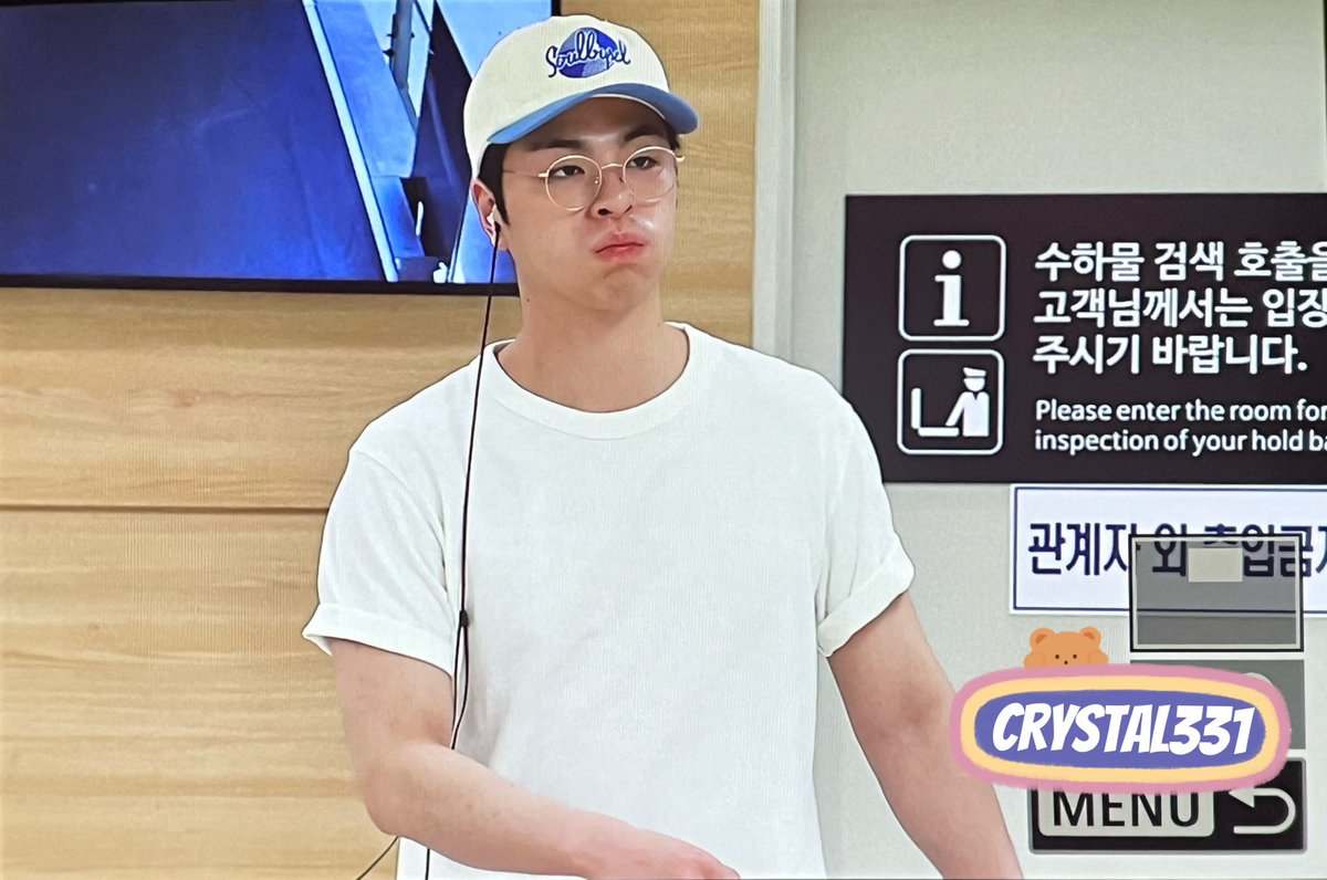 Crystal331_'s tweet photo. 240523 GMP🛫

Osaka go go go! 
오늘 되게 귀엽다🥰기분이 날씨처럼 아주 좋네요

#구준회 #준회 #JUNHOE #JUNE #具晙会 #ジュネ 
#iKON #아이콘 https://t.co/22CTknmeRL