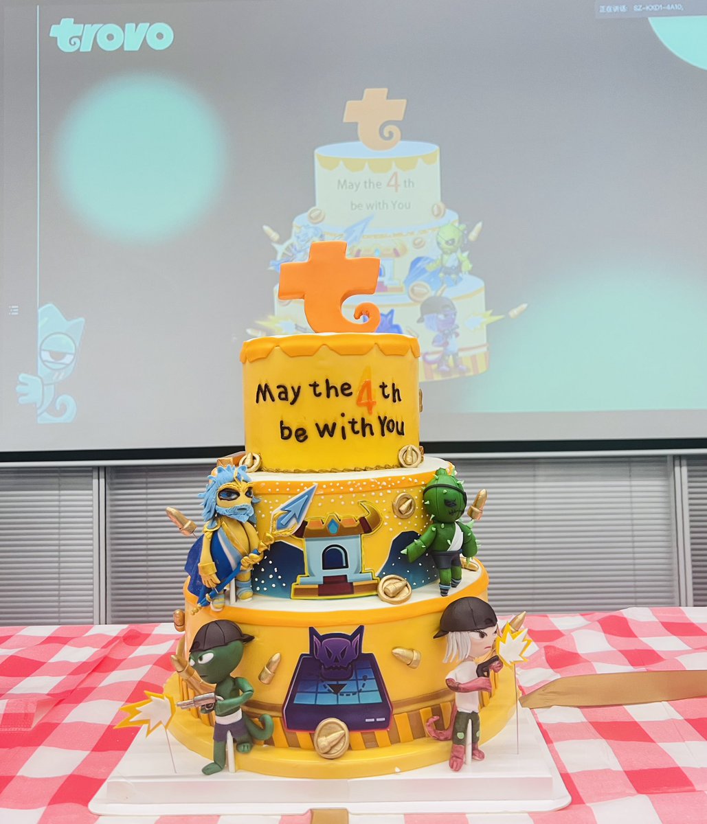 Diegoseesthat's tweet image. Trovo cake never fail to impress. And the cookies.

#trovolive #4thAnniversary