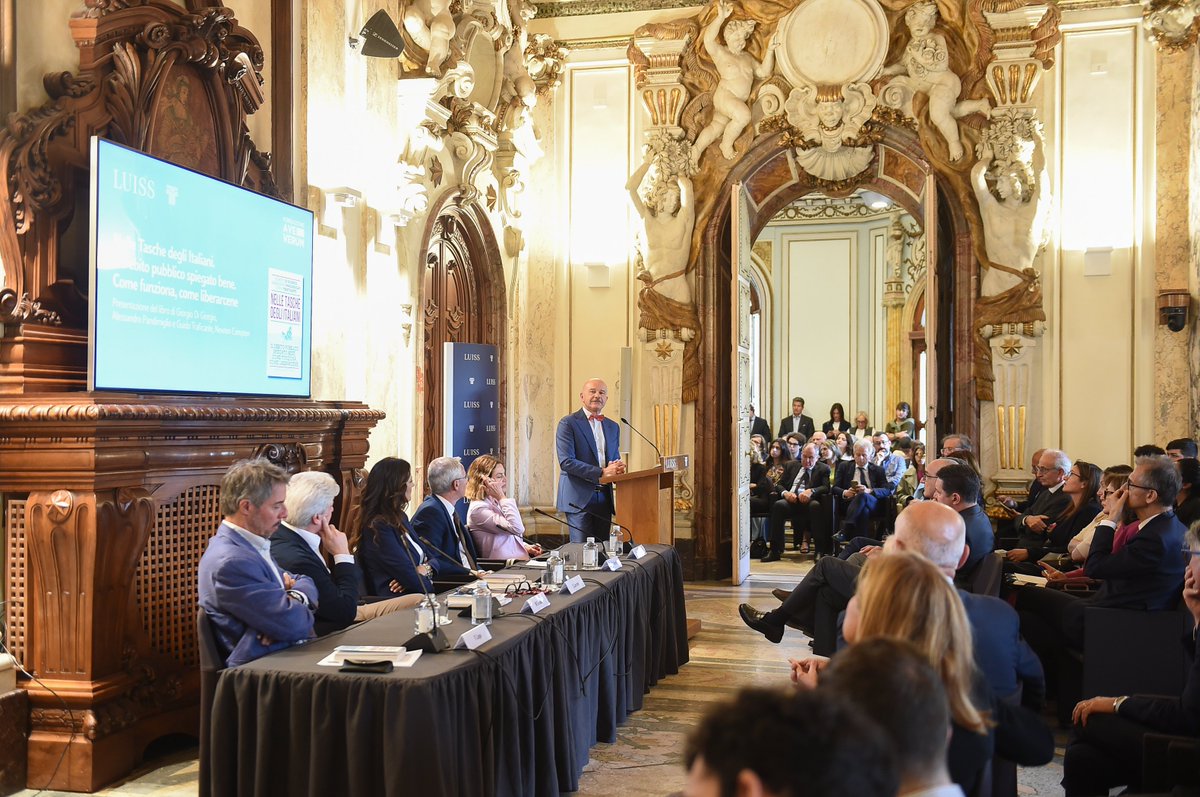 Presentato alla #Luiss “Nelle Tasche degli Italiani. Il Debito pubblico spiegato bene. Come funziona, come liberarcene”, saggio di Giorgio Di Giorgio, Alessandro Pandimiglio, @guidotraf, edito @NewtonCompton, promosso da #CASMEF e dalla Fondazione Ave Verum.