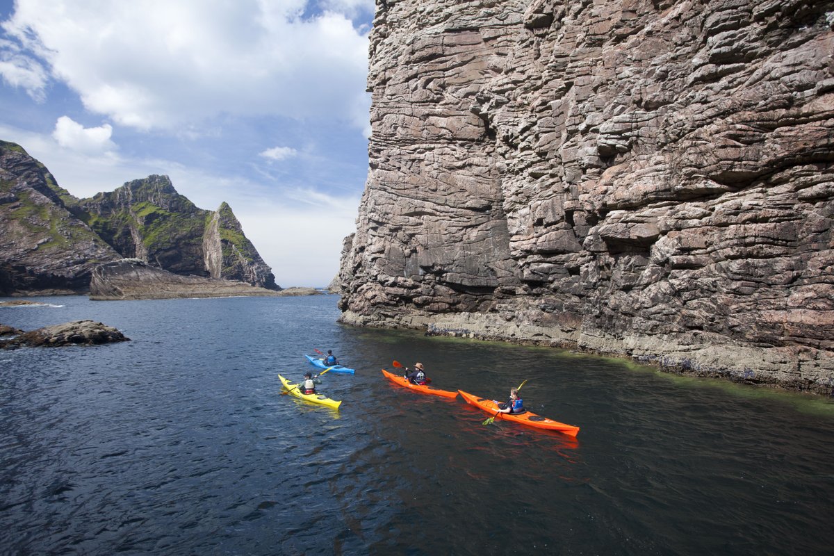 Nothing but you, your kayak and the open waters around Hag Island. Sounds like a perfect day, right? 🌞🚣 📍 Hag Island, Co Mayo