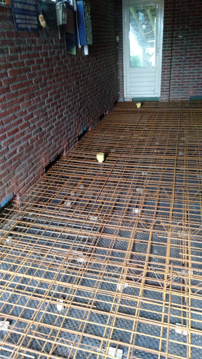 rschepbeton's tweet photo. Vroomshoop Schoolstraat vandaag de wapening keuren.. https://t.co/TT9ckjOe8K