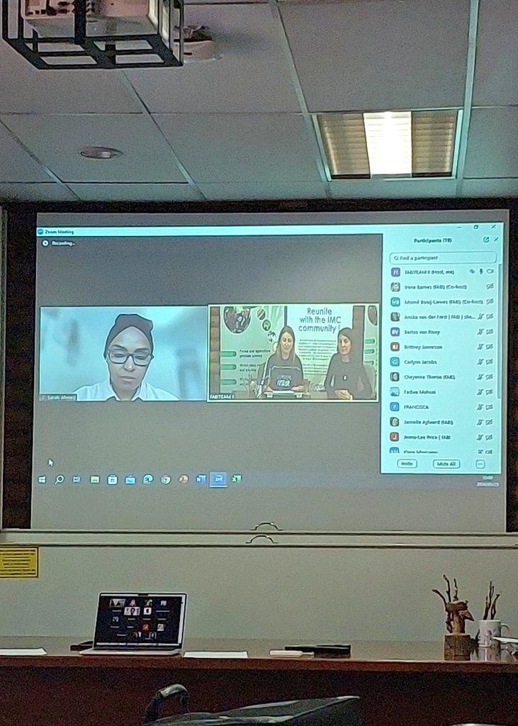 Fabiteam1's tweet image. @IreneBarnes19 and @nerimanyilmaz82 kicking off our #AfricanFungusDay webinar 🍄🌍 #AFD24