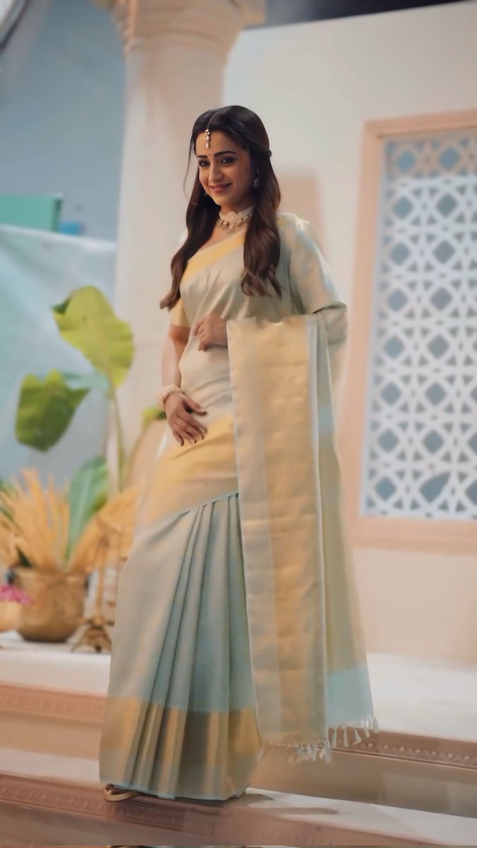 trishagraphy's tweet photo. With each role, Trisha proves why she remains the reigning queen of cinema. 👑 💖
#TimelessCharm 🌟 #SouthQueen
#trisha #trishakrishnan #ps1 #ponniyinselvan #PS2 #leo #trishakrishnanfans #trishahot #southqueentrisha #trishagraphy #quotes #trishakrishna #trishafans https://t.co/Wxv9KOypxi