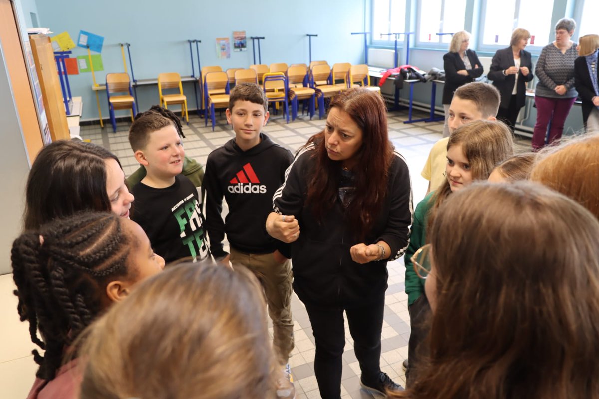 BenmiloudKarim's tweet photo. Suite et fin de la visite au collège Jeanne Cluzel de Montmarault (allier).
👏👏👏 Bravo à toute l'équipe, et à l'école de la commune, pour ces très beaux projets !
✅️ liaison école-collège
@NBelloubet @acclermont @DSDEN_03 @CMA_allier @Allierdpt @claude_riboulet @DAAC_Clermont https://t.co/ZZrAWnEqoq