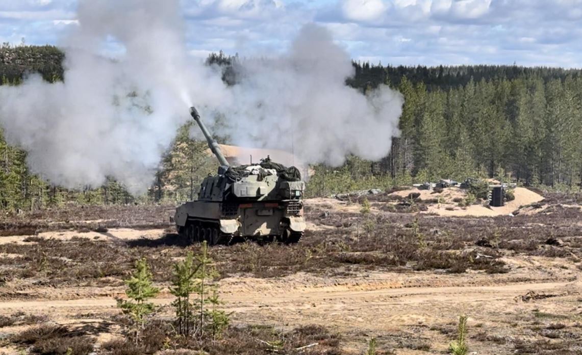 USArmyEURAF's tweet photo. Exercise #NorthernForest 24, taking place right now with our @NATO #Allies in Finland, is part of the larger #DefenderEurope exercise that allows the @USArmy's @3_10MTNPatriots to practice #interoperability by providing lethal fires, in mass, on time, and on target.

#LSGE24 https://t.co/gGArxJZjNq