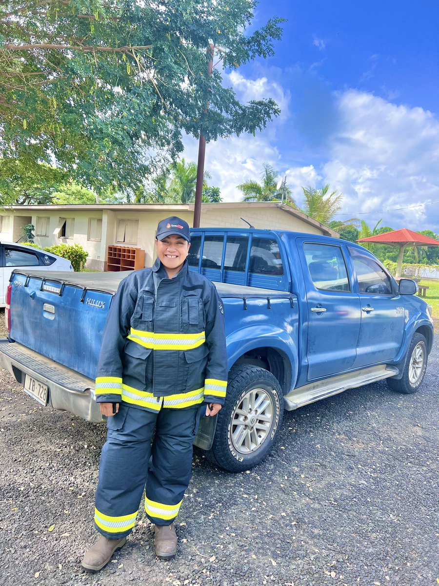 mvilsoni_fj's tweet photo. Trying out the latest NZ made #StyxMill fire fighter suit - appreciate what our firefighters do in their space with all the fire proof gear & equipment they carry/use to save lives & infrastructure! Here with the supportive CEO of Qual-eFire @QualPAC_ARFF #TimDean 🙌 🚒✈️ https://t.co/4CkZzJIexG