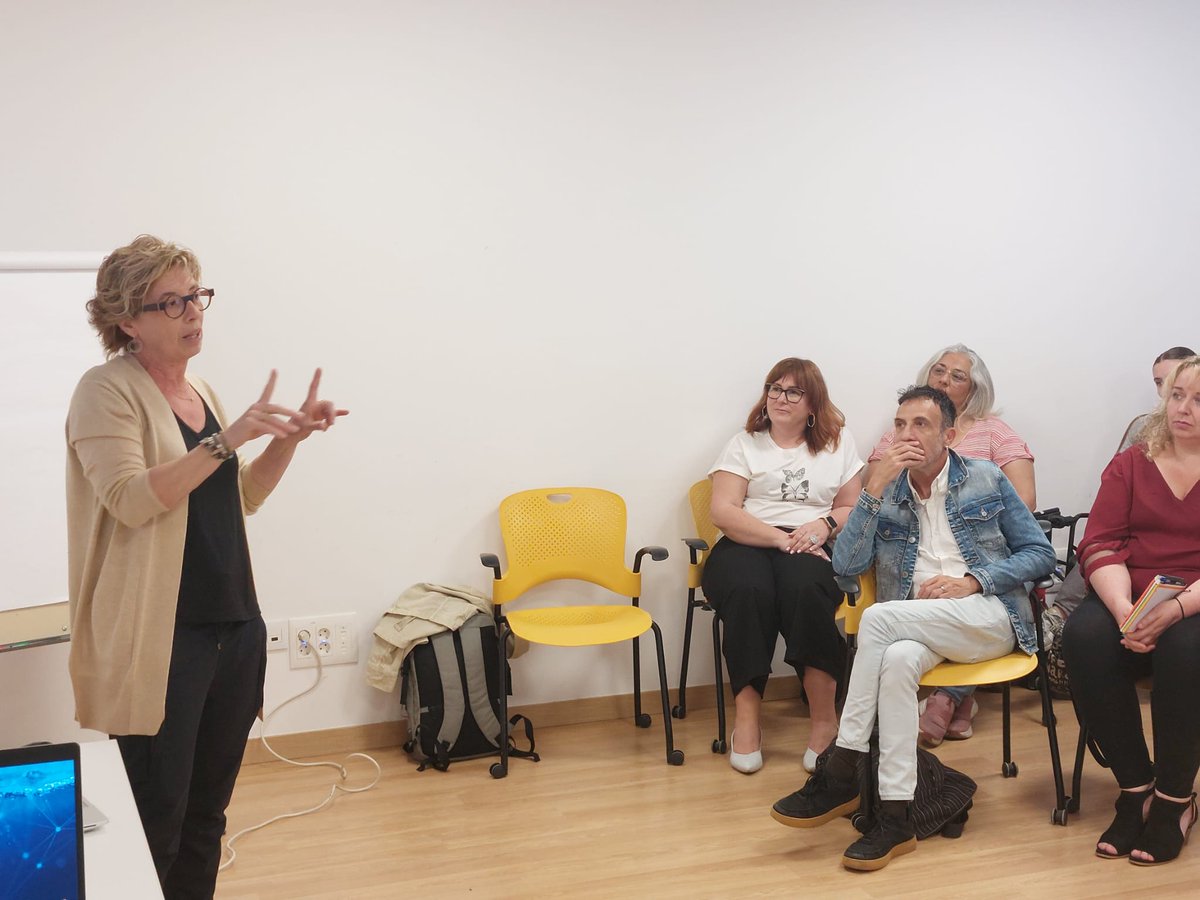 Estreno perfil amb resum de la jornada de treball d'ahir amb l'equip de Clients de la Direcció d'Agbar #VallèsOriental <a href="/AGBARclients/">AGBAR clients</a>
Gran equip de persones treballant per a la millora de l'experiència del client #AGBARambtu