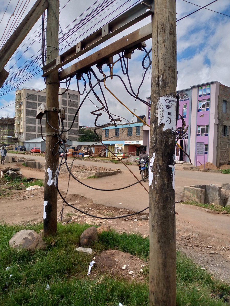 IamJosphat01's tweet photo. 4th day no action yet @KenyaPower_Care . We are suffering please return the transformer. The wires though looks dangerous at Kasarani, Sunton, near MUGUMOINI😔 https://t.co/mVvGXUnavc