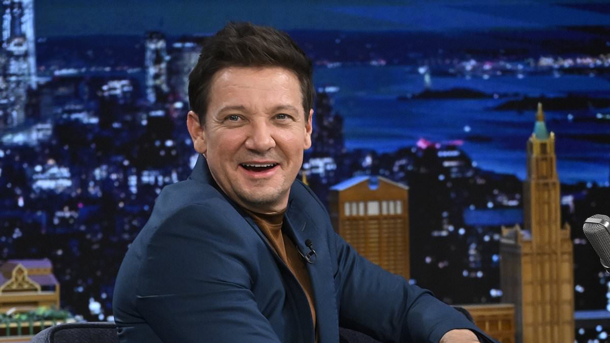 Jeremy Renner reveals he's back to doing some stunt work after nearly dying in 2023 snow plowing accident trib.al/PooGnaE
