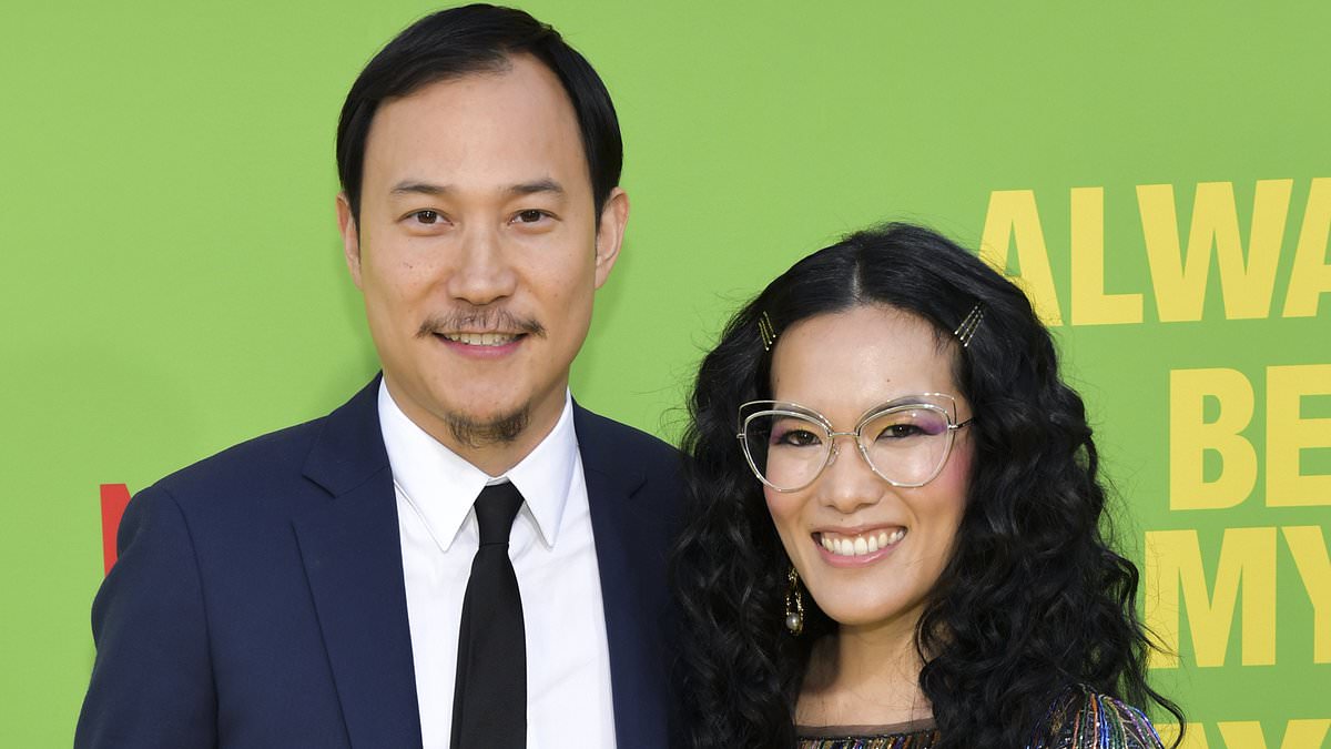 Beef star Ali Wong finalizes divorce from ex Justin Hakuta two years after separating - amid her romance with SNL alum Bill Hader trib.al/vK0qkck