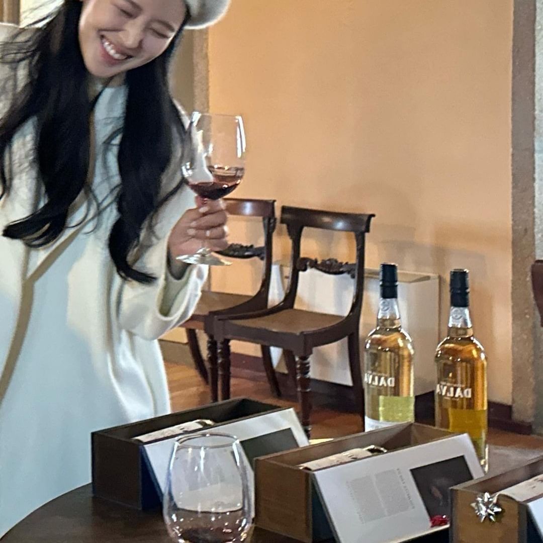 lolo722299's tweet photo. The cellar is the witness of time and the cradle of fine wines. Here, I feel the marks of the years and the essence of winemaking. Let's step into this magical world together, explore the wonders of the wine cellar and savor those mellow treasures!
#wine 
#winelover 
#vino https://t.co/VqteQo9feg