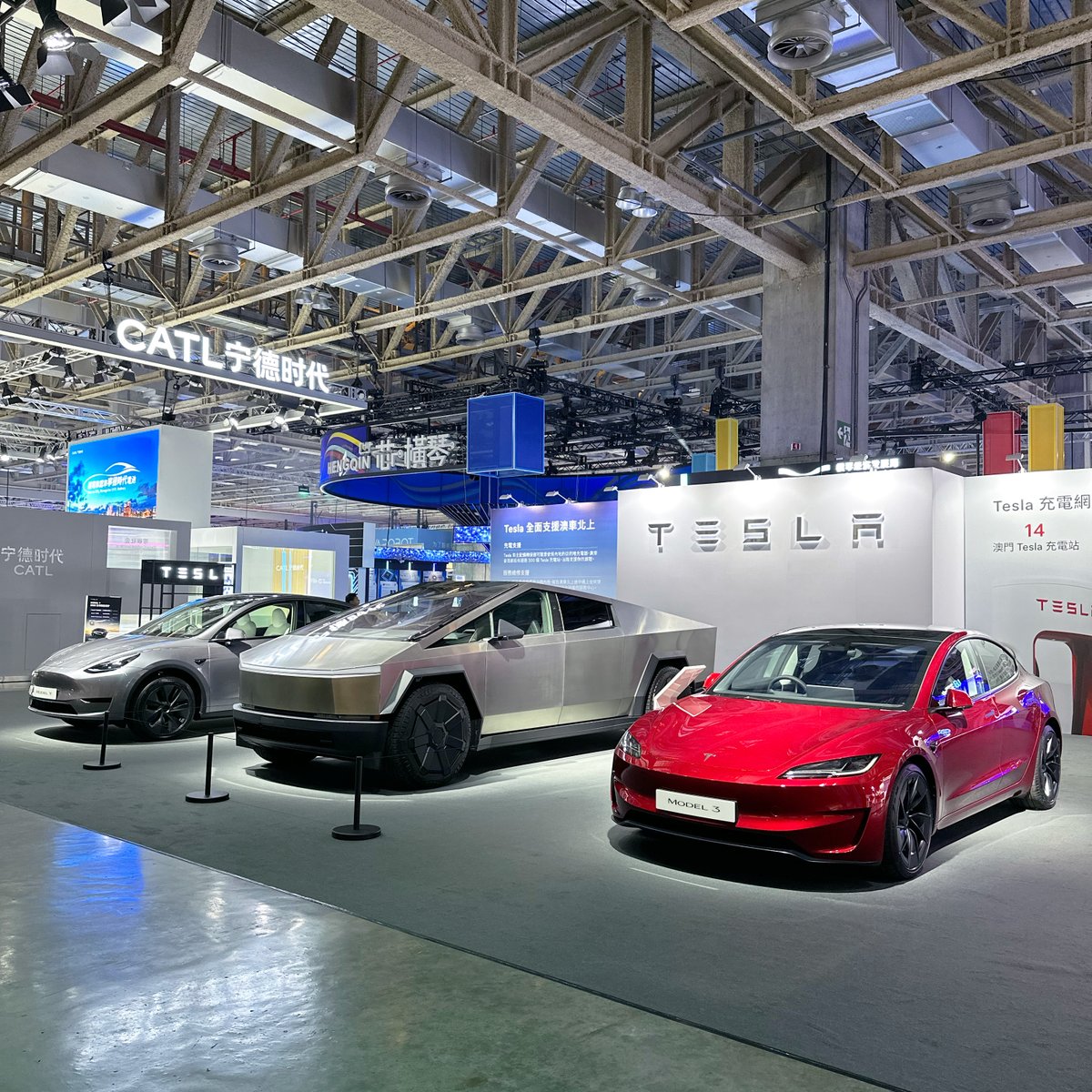 Tesla Macau 澳門 tweet media
