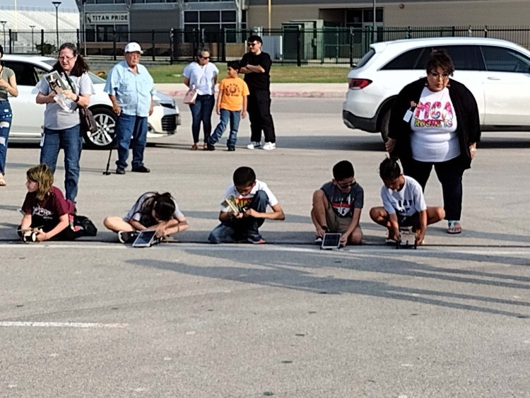 swisd_mce's tweet photo. Congratulations to our Junior LEGO League and our Solar Cars club for their  hardwork and participation in the STEM/Robotics Showcase tonight! We are extremely proud of their effort this year! #RootEDMCE #GoPublic  #DestinationSWISD #MiFamiliaMCE #STEM #Robotics https://t.co/LOPFtk1Iys