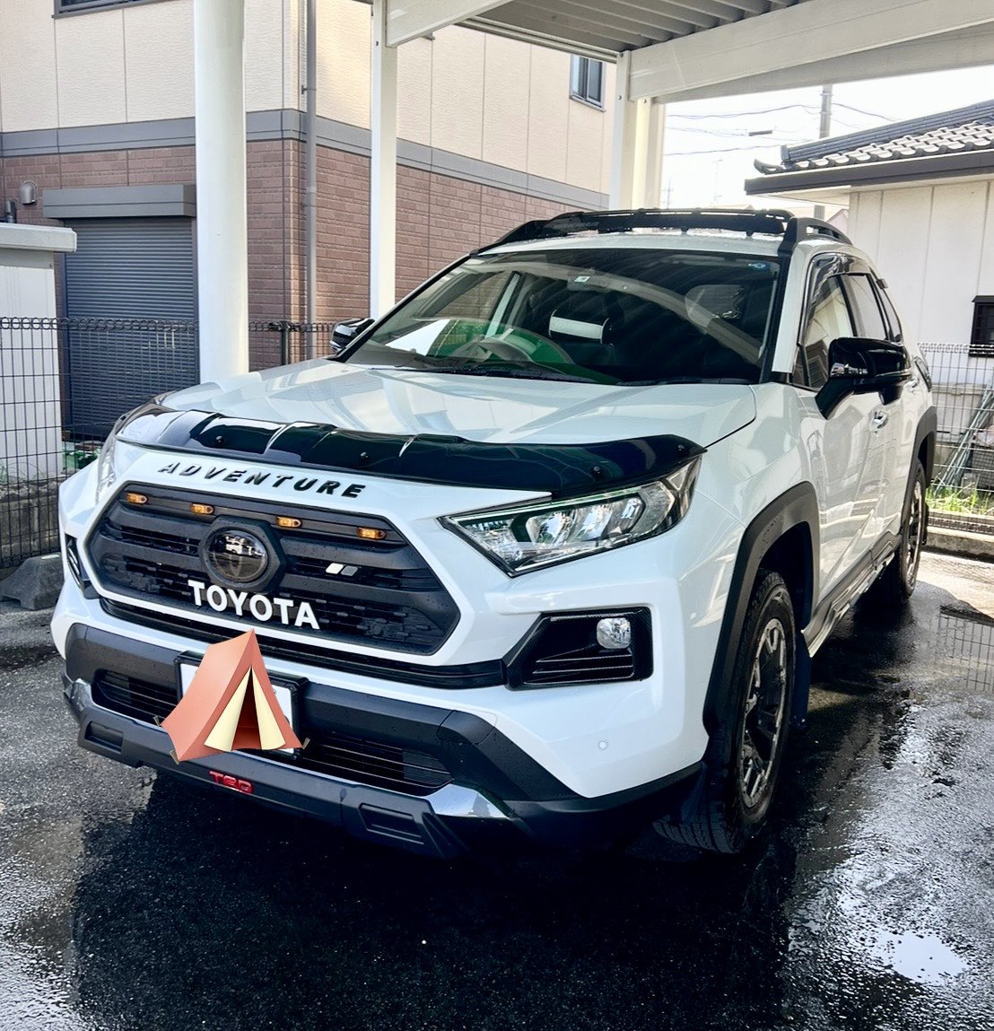 tscom23's tweet photo. 私のRAV4 adventure OP ですが先日令和6年3月に売却しました🙇‍♂️
いろいろ付けたオプションもそのままの状態で走行距離43000kmで2年5ヶ月乗り手放しました🚘
法人簿価の倍額以上で売却できましたのでかなりリセールのいい車でした🫨本当に楽しいカーライフをありがとう😊
引き続きよろしくお願いします🙇‍♂️ https://t.co/GKB6k6OUYo