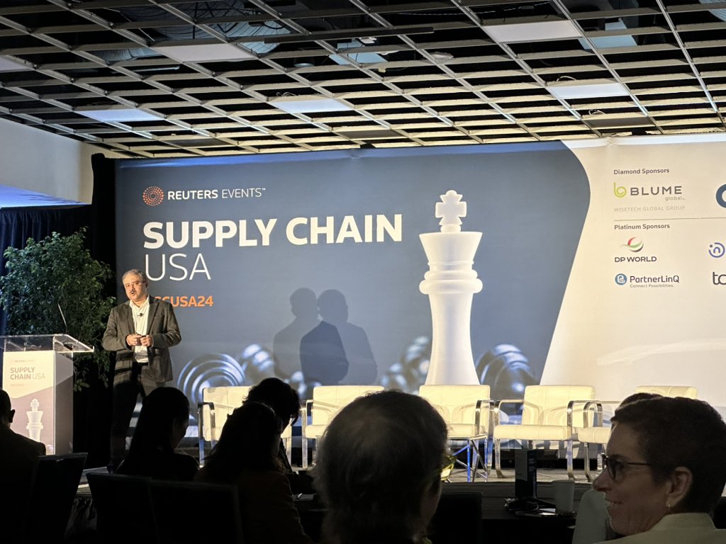 Quantum_Murray's tweet image. Great point from Bish Sen of @Unilever at #SCUSA24 today: 
"It's not about planning, but the orchestration of the supply chain"
Organization and coordination require good #QuantumOptimization
