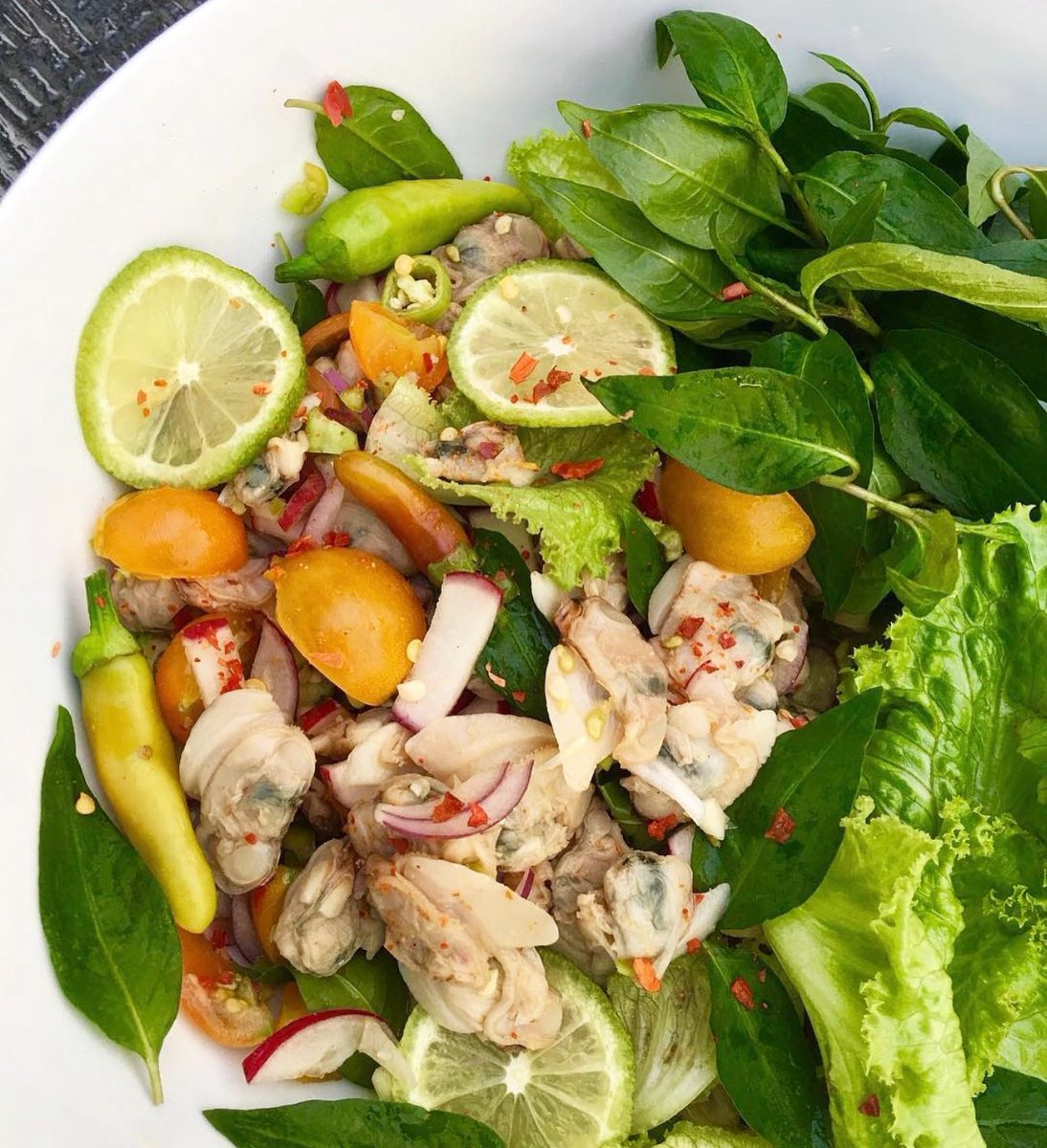 barharborfoods's tweet photo. Simple, honest, seafood. It doesn’t get any easier or healthier than grabbing a can of @barharborfoods gourmet ocean clams to top your next salad. #Protein #Quick #GoToMeal #BarHarborFoods https://t.co/d8IhAz5zhQ