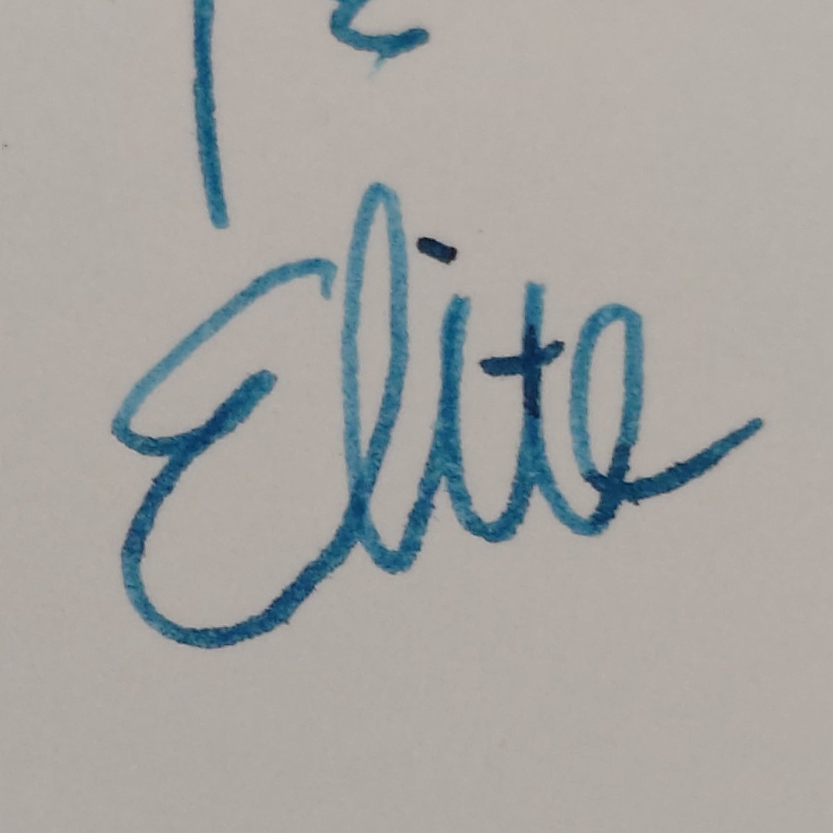 エリートの筆記体のロゴを真似して書いてみた