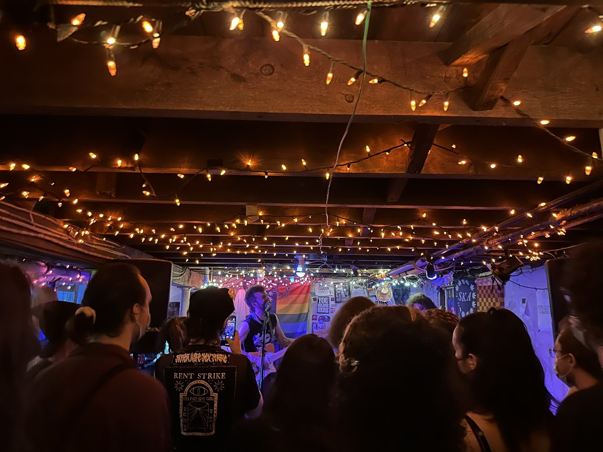 c0mmonloon's tweet photo. Rent Strike tonight at lavender room life is good sometimes! https://t.co/KXAXFFVPqi