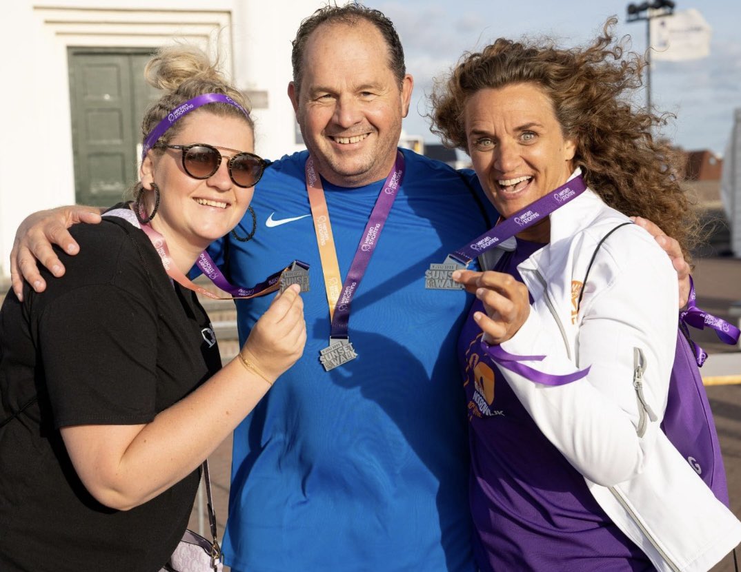 Loop mee op zaterdag 6 juli 2024 met de Sunset Walk! 💜🥾<a href="/NoordwijkZH/">Gemeente Noordwijk</a> 
Met de Sunset Walk vraagt de <a href="/hersenstichting/">Hersenstichting</a> aandacht voor iedereen die dagelijks moet leven met de impact van een hersenaandoening.  
Voor meer info/aanmelden:
sunsetwalk.nl