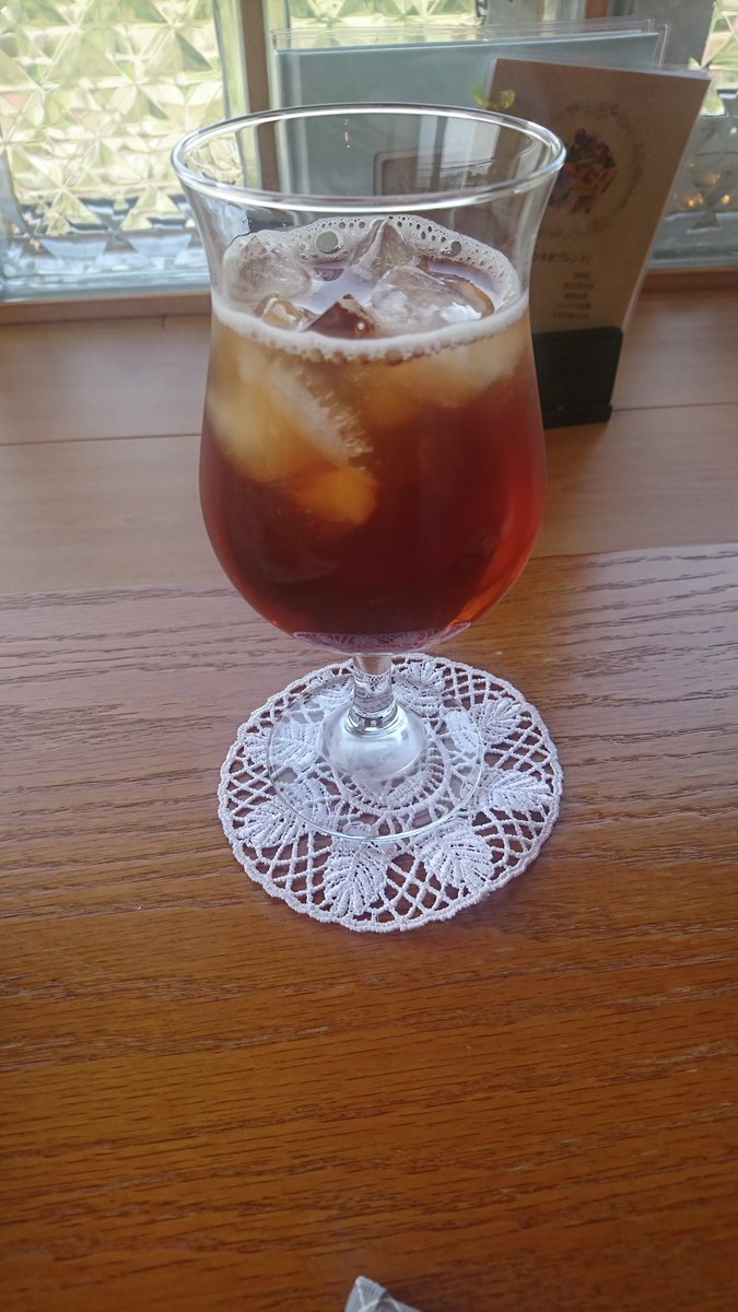 taatang29's tweet photo. お昼に高栄西にある #slowy というカフェに相方さんと来ました😃
ここは料理もドリンクも旨い❗
初めてアイスティーを注文したら、過去イチの旨さでした👍 https://t.co/4V3hpc7NtY
