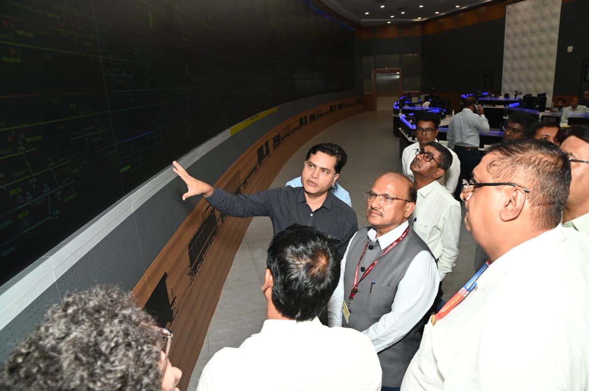 Inspected the redevelopment work of Ahmedabad railway station along with the OCC of DFCCIL in Ahmedabad. Also addressed the 90th signal standard committee meeting in presence of S&amp;T officers from Railway board, RDSO and Zonal railways.