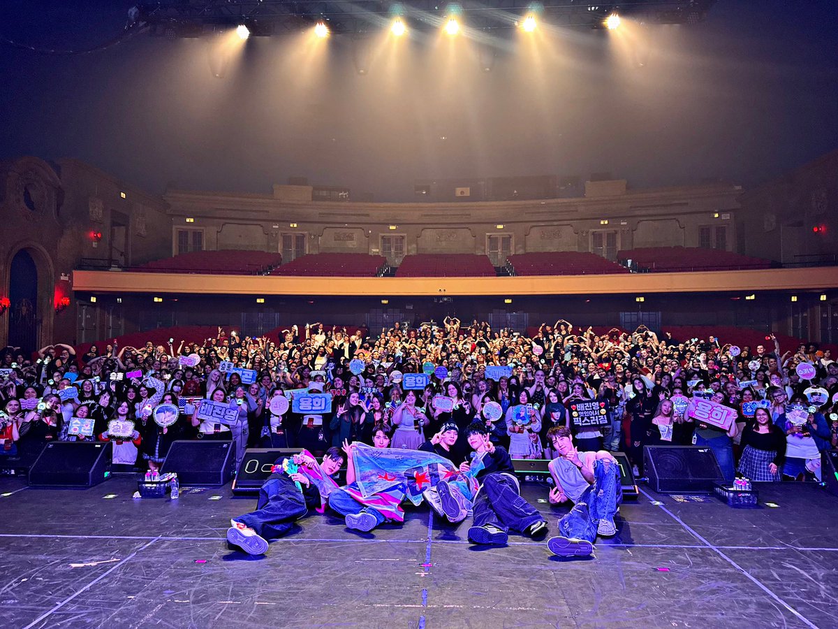 Thank you for coming despite the hot weather, cheering for us, and enjoying our time! Hot city, Chicago Thank you for always welcoming me❤️‍🔥 #CIX #씨아이엑스 #BX #승훈 #배진영 #용희 #현석 #CIX3rdCONCERT #0_or_1 #0_or_1_inNORTHAMERICA #0_or_1_CHICAGO #CIXinCHICAGO