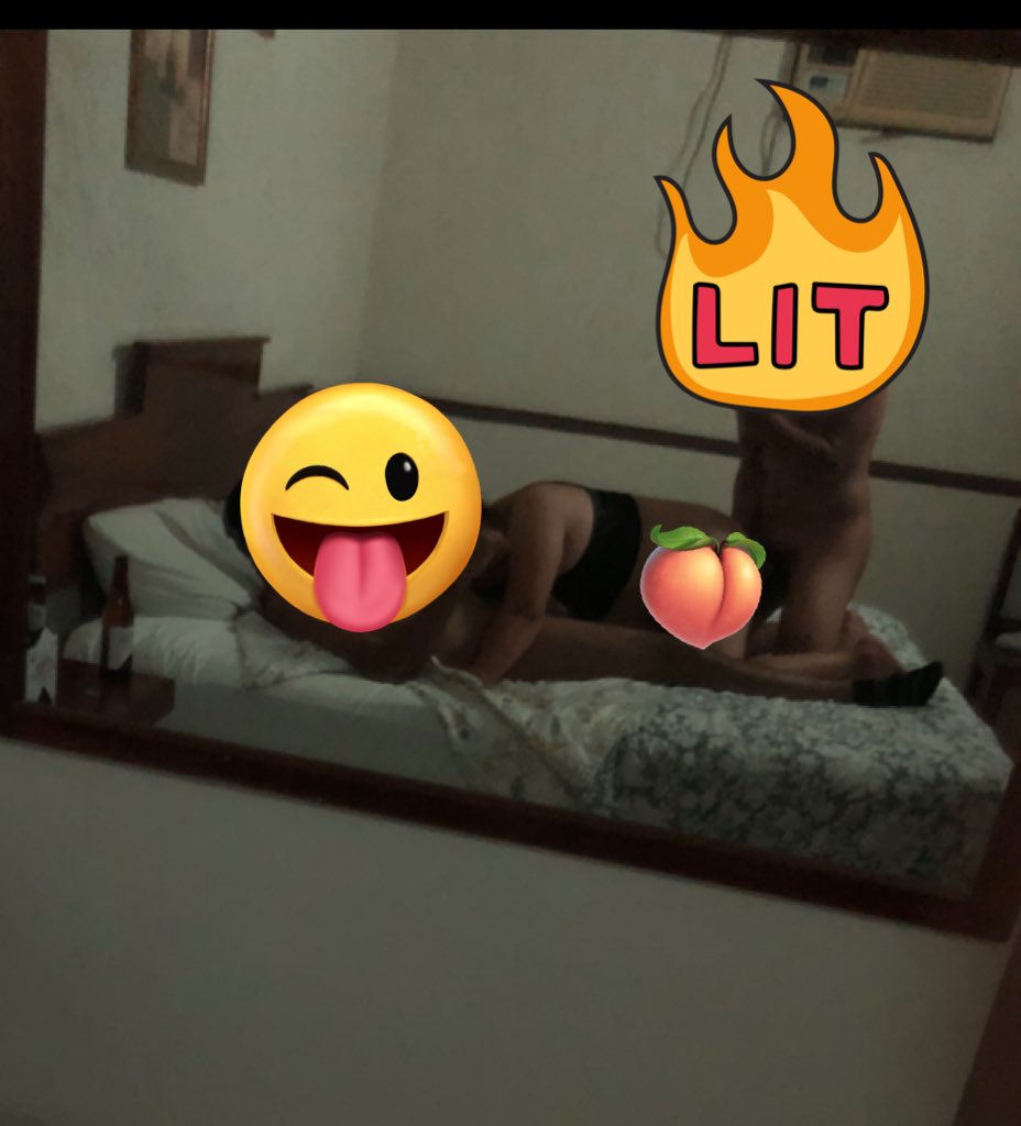 Duck2989's tweet photo. Hace meses cumplí la fantasía de cogerme a mi esposa con un amigo de 20 años fue la primera vez que tuve el placer y el orgasmo de tener esa sensación, desde esa fecha hemos estado tres veces con el y a ella le gusto que ahora buscamos single de buen ver, limpio y dotado. https://t.co/h9SpVU0qvs