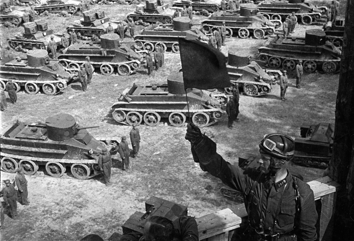 Even though the Soviet system of armaments had no room for the Christie tank, it was accepted into service #OTD in 1931 as a fast tank destroyer and put into production at HPZ instead of the ailing T-24 maneuver tank. #tanks #history