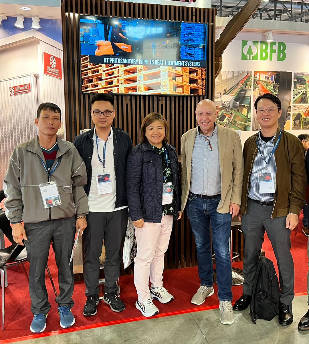 ITAHochiminh's tweet photo. The Italian Trade Agency in HCMC is happy to send our vietnamese delegates and potential buyers to the 28th edition of Xylexpo in Milan, the biennial international exhibition of woodworking and furniture technology.
@Xylexpo @PXylexpo
#xylexpo https://t.co/X9ciYvKs3R