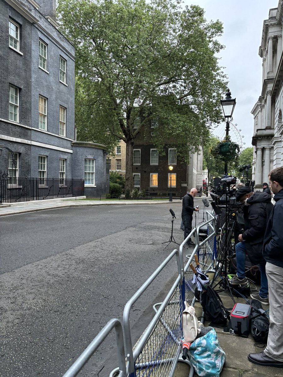 ralphpmiller's tweet photo. Morning from Downing Street on Day 1 of the election campaign. We’ll have all the latest with @BBCBreakfast from 6. https://t.co/gaSUGsESYE