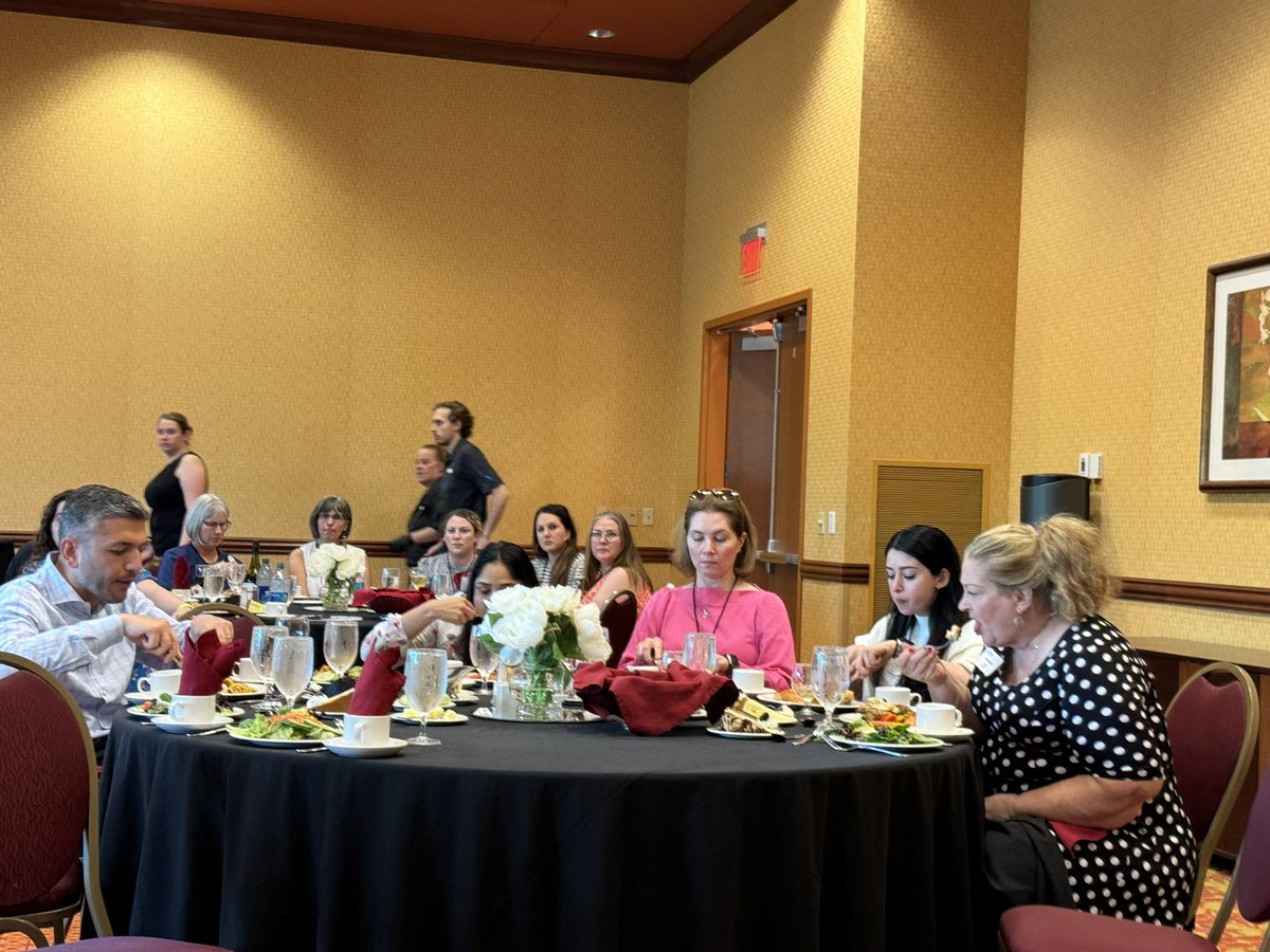 Nice turnout for our inaugural women in cardiology/cardiovascular team symposium 5/2024 Thank you so much @avolgman for your wonderful presentation on how to start women’s heart center. Sincere thanks to all our sponsors for their generous contributions.