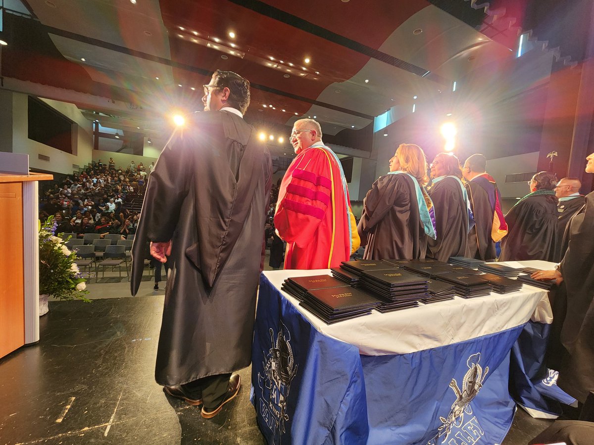 The most exciting and rewarding season of the year begins! 🎉 Caps off to our 2024 8th grade promoters and Valley HS grads! 🎓 #ProudtobeHLPUSD @SuptDrJimenez @AsstSupt_Isiah