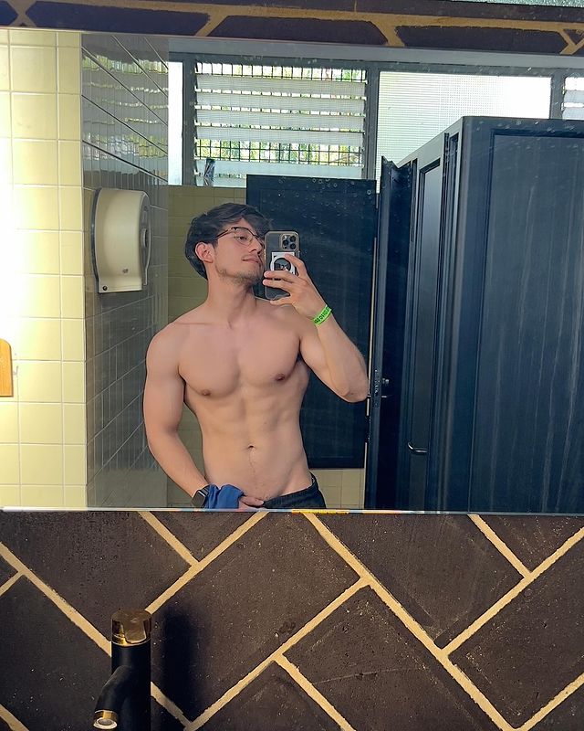 hardertoomuch's tweet photo. 🏋️😻 https://t.co/BzgivF4zYG