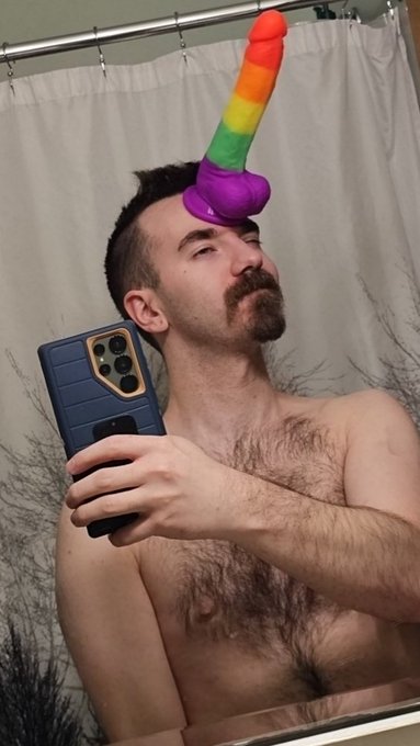 No one, absolutely no one.  Me: When I have the horny https://t.co/lRDrUK7WPZ