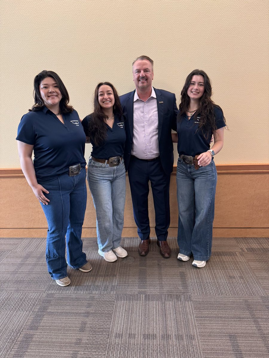 GHGGuru's tweet photo. I am so appreciative of our undergrad- and graduate students, for partaking in our summit. You guys were the spice in all of this! https://t.co/zXAQbs64Yw