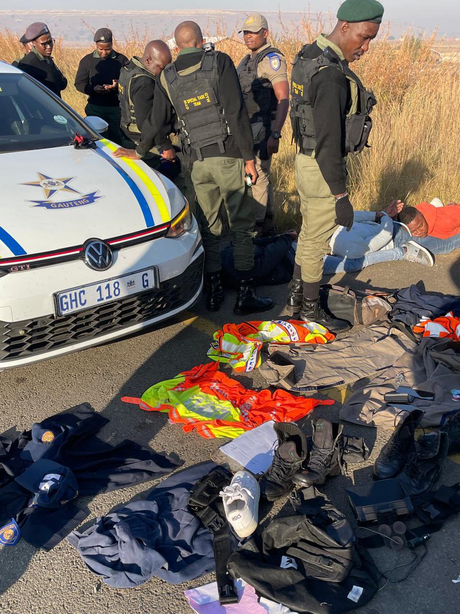 On Wednesday 22 May, while patrolling the R23 route , The Gauteng Traffic Wardens (STT) together with Gauteng Trafic Police intercepted three Blue Light Gang members traveling in a Silver VW Polo Hatch back. 

#GrowingASaferGauteng #bootsontheground