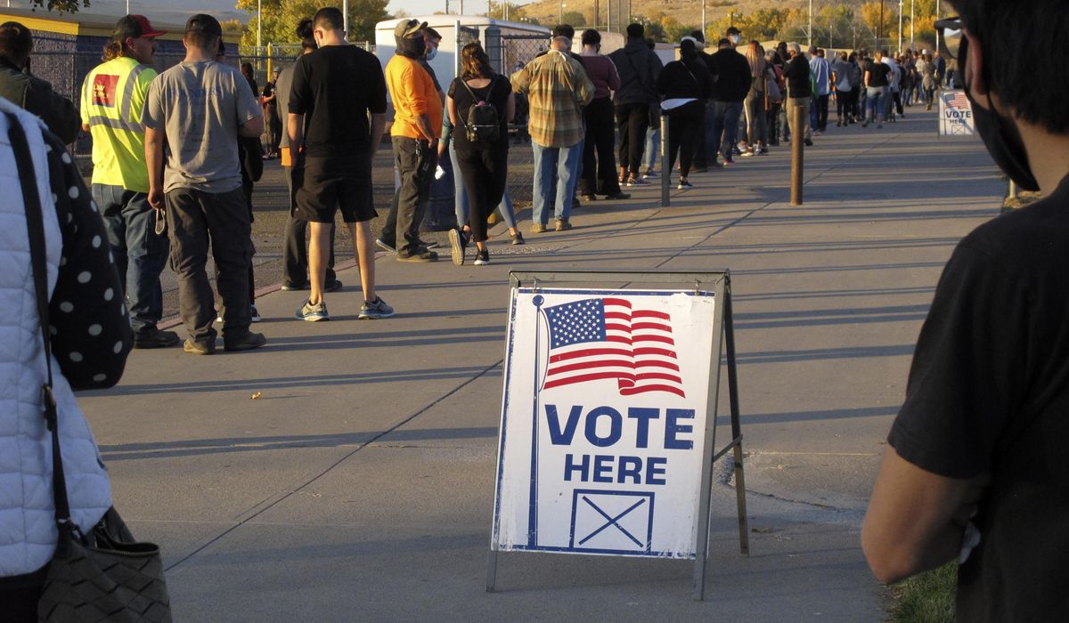 Voters in battleground states fear violence around Election Day trib.al/431H237