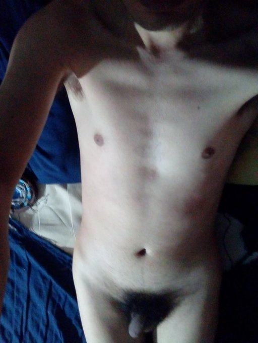 Con &eacute;ste calor dorm&iacute; as&iacute; s&iacute; es c&oacute;modo https://t.co/GgHRjAf7ho