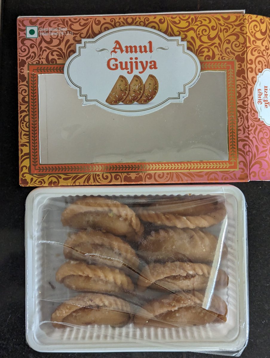 drballala555's tweet photo. @Amul_Coop @amulcares @Amul_Gujarati 
I can't even see through the plastic. I had requested the shopkeeper to give me a more fresher packet but he said this is absolutely fine and to enjoy Amul Gujiya. 🤷🏿‍♂️ https://t.co/Qw4pWwQRr4