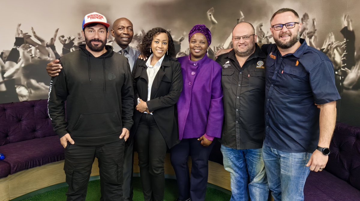 jacarandafm's tweet photo. What an amazing morning kicking off this year’s #WarmFees tour with @MartinBester and the Round Table and assisting the children and staff of the New Jerusalem Children’s Home.
Read more here: https://t.co/rumpYKsuVo
#GoodMorningAngels #BreakfastWithMartinBester https://t.co/twOsguvCzE