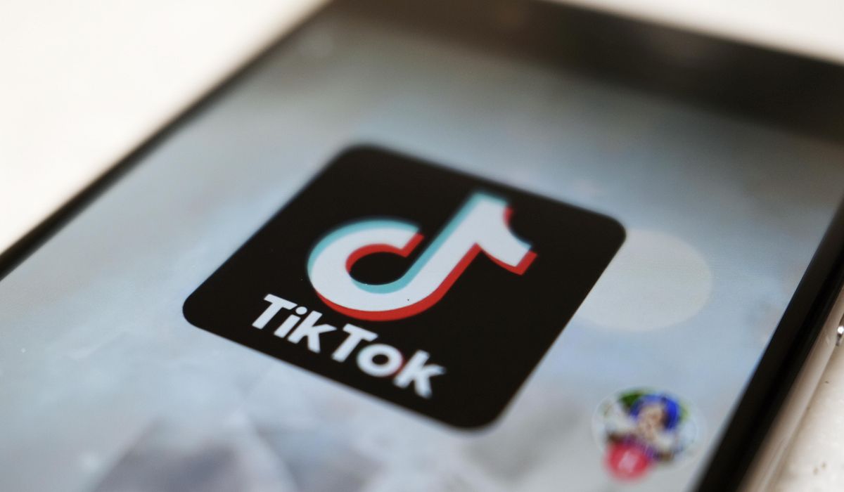 TikTok to ax workers in operations, marketing trib.al/7ctoql1